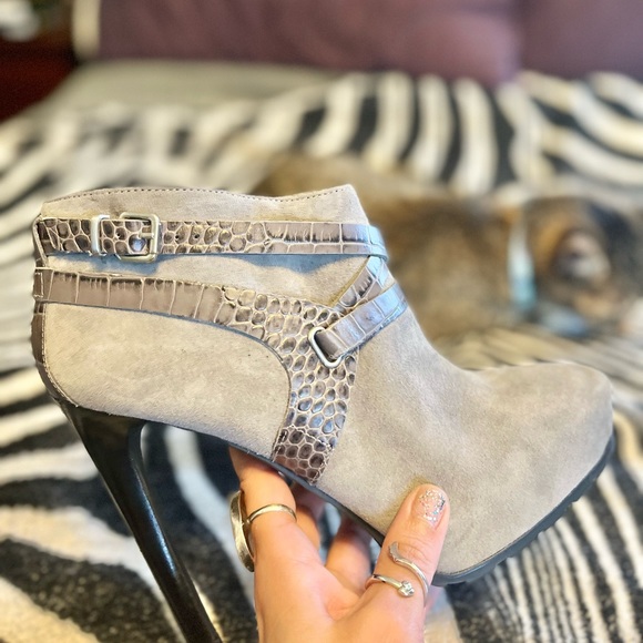 Grey Suede Crock Booties!!! - Picture 10 of 10